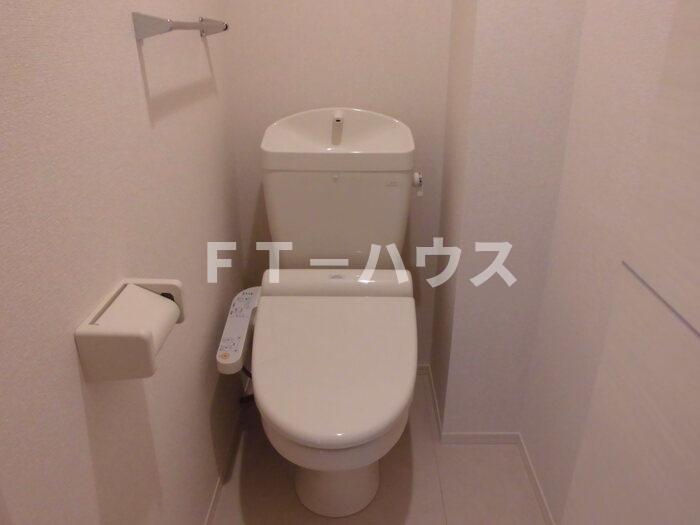 トイレ　温水洗浄便座
