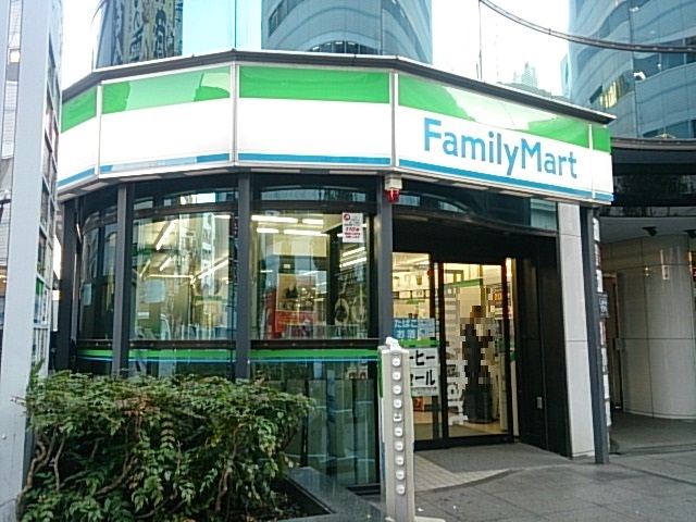 コンビニ　ファミリーマート鶴屋町郵便局前店（コンビニ）まで140m