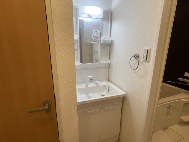 洗面設備　コンパクトで使いやすい洗面所