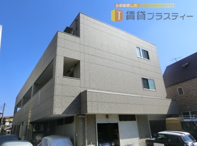 建物外観　近くの真間川でお花見も良いですね。。オール電化の暮らし。