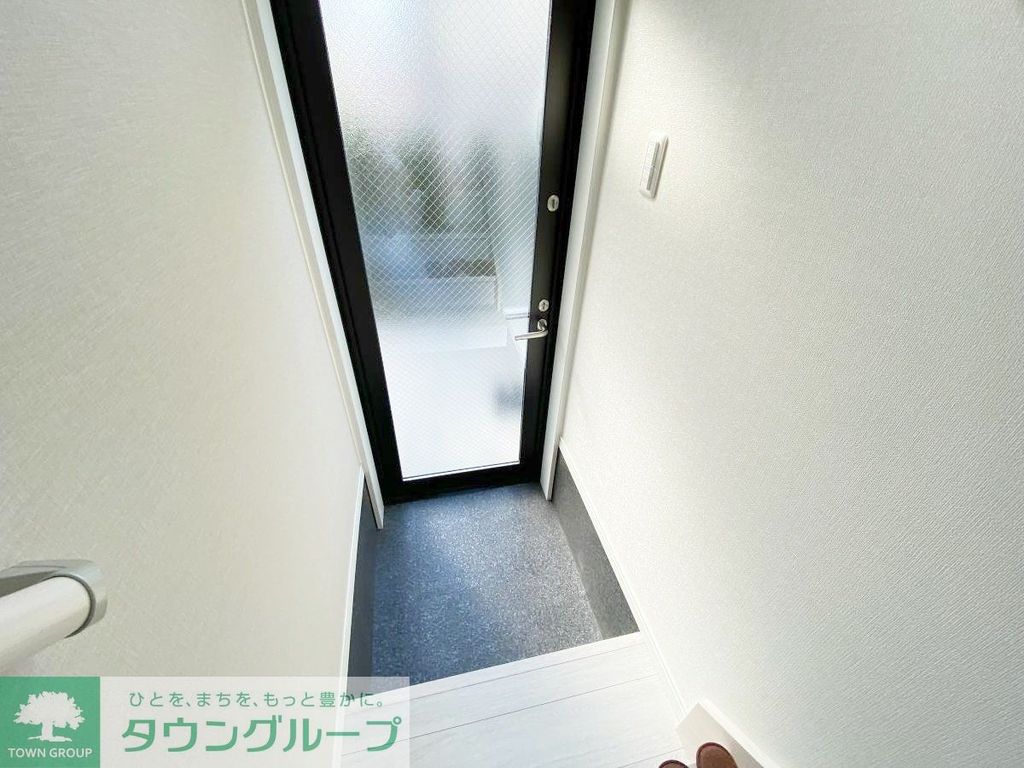 玄関　お部屋探しは株式会社　タウンハウジング　までお気軽にお問合…