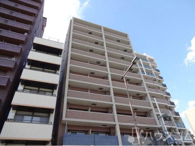 建物外観　重厚感のある佇まいですね♪