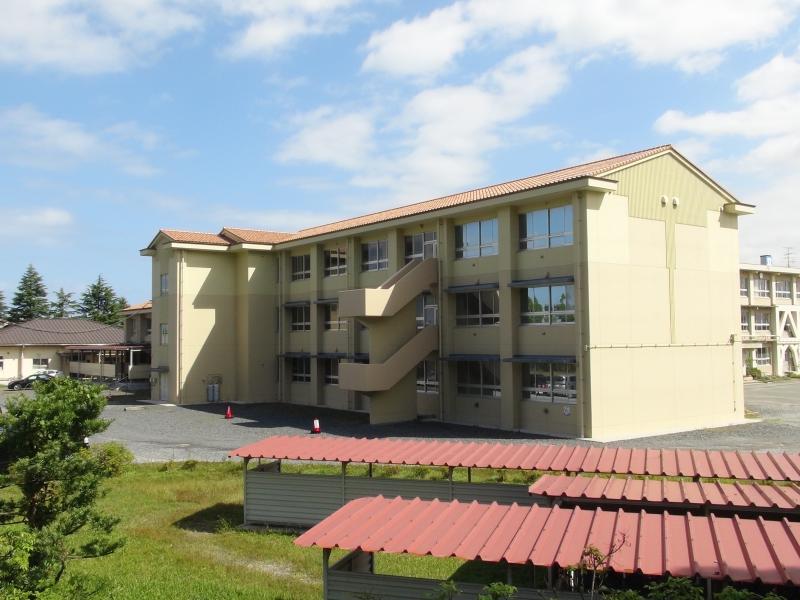 中学校　米子市立東山中学校（中学校）まで462m