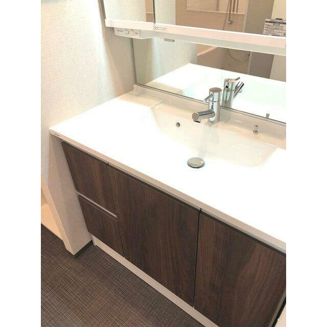 洗面設備　※写真は同タイプ住戸です。