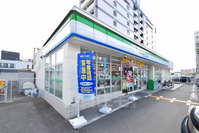 コンビニ　ファミリーマート　東大阪長田中（コンビニ）まで308m