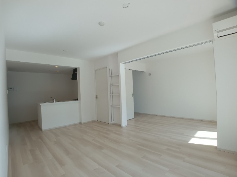 居室・リビング　広くてキレイなお部屋が広がっていて、充実した生活が送れそう。