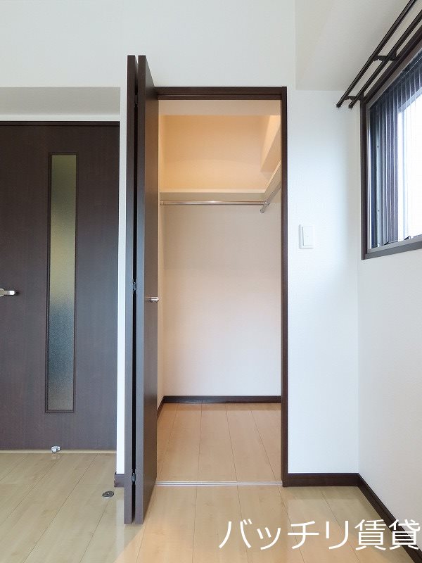収納　＊画像は別部屋の為、現状を優先致します