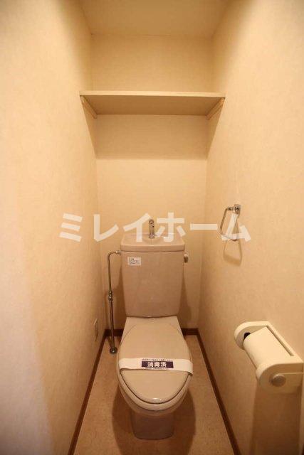 トイレ　同建物内、別のお部屋の参考写真になります。
