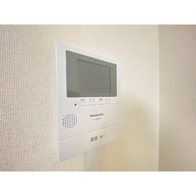 セキュリティ　来客確認ができるモニター付きインターホン♪
