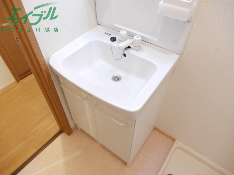洗面設備　同型参考写真反転