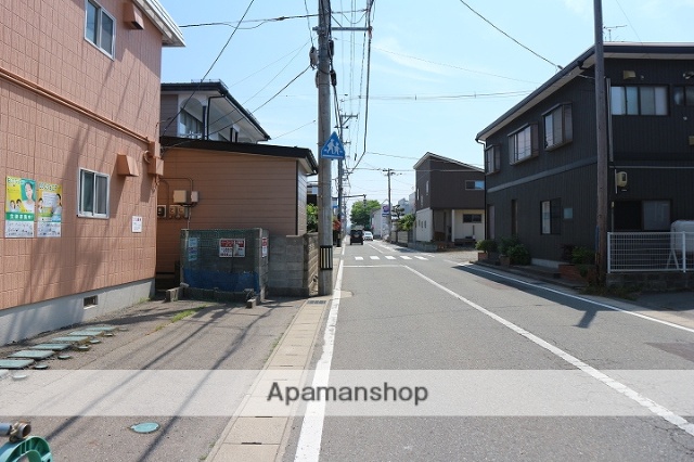 その他　前面道路（その他）まで0m