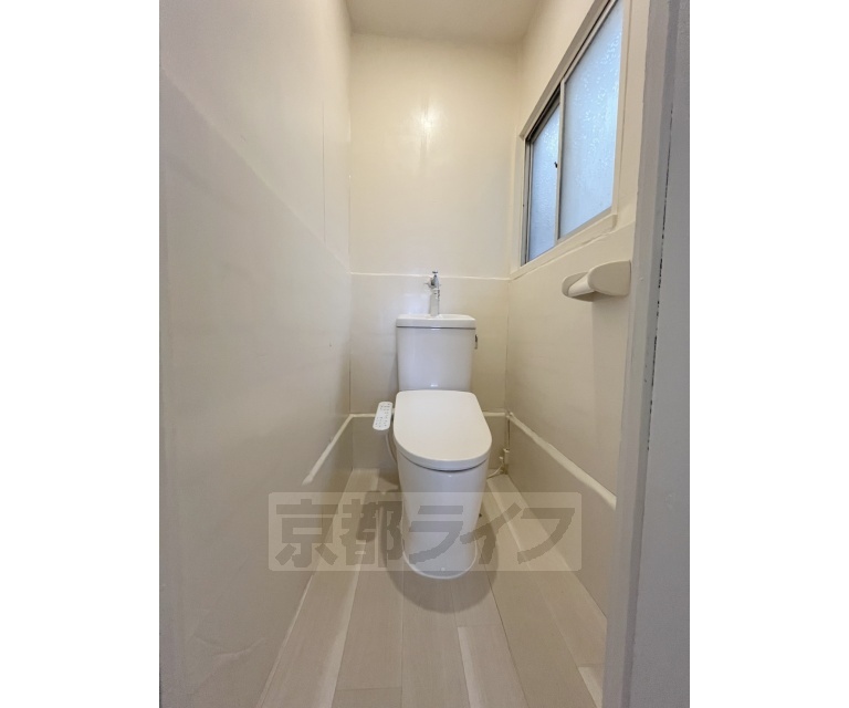 ＪＲ奈良線 新田駅 徒歩23分 2階建 築54年のトイレ写真