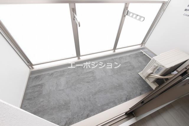 バルコニー　セレニテ難波ミラク参番館