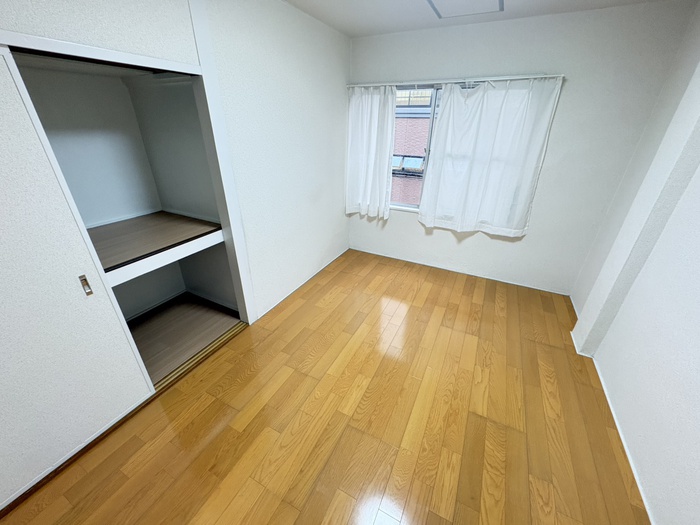山昇マンションの居間写真