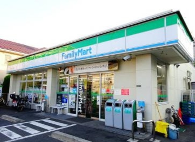 コンビニ　ファミリーマート松原六丁目店（コンビニ）まで526m