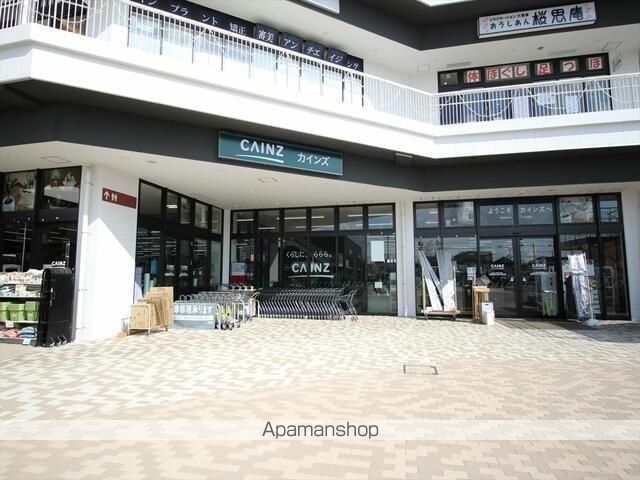 コンビニ　ファミリーマート（コンビニ）まで2239m