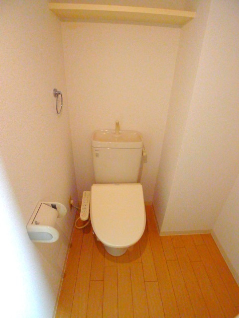 ＪＲ東海道本線 金山駅 徒歩5分 5階建 築21年のトイレ写真