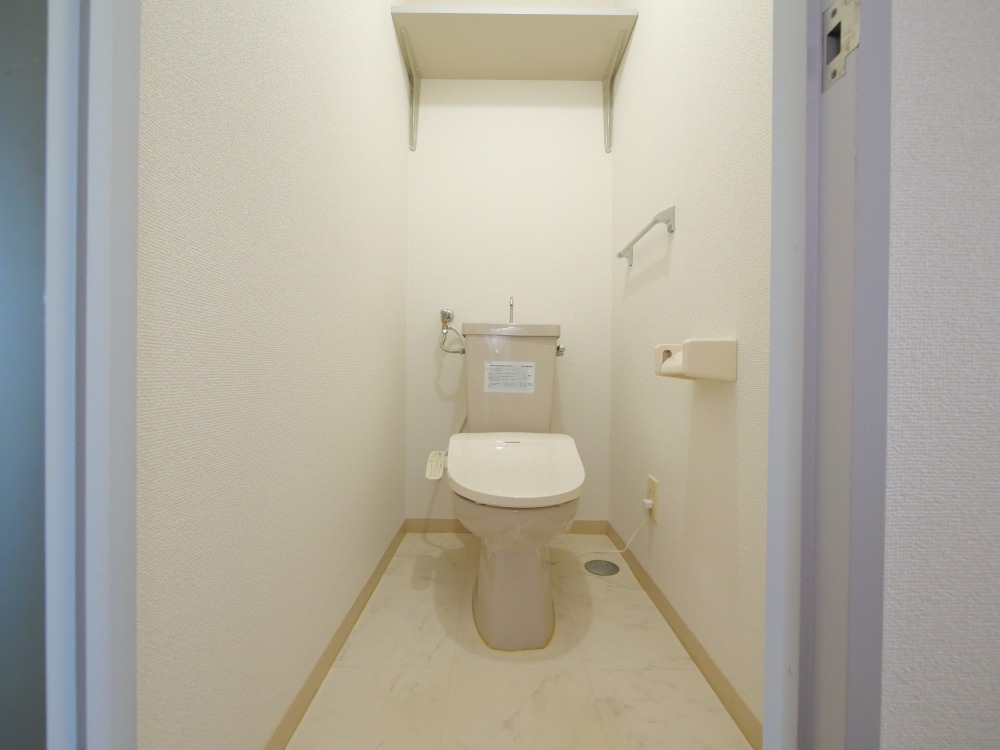 トイレ　ウォシュレット付きのトイレです♪