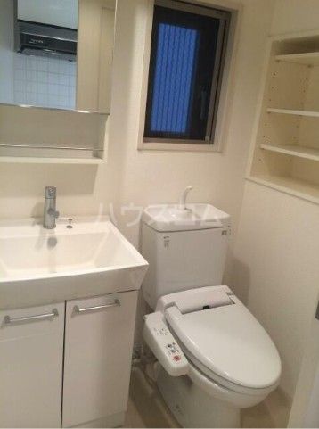 プレール・ドゥーク横浜SOUTH Maison Loireのトイレ写真