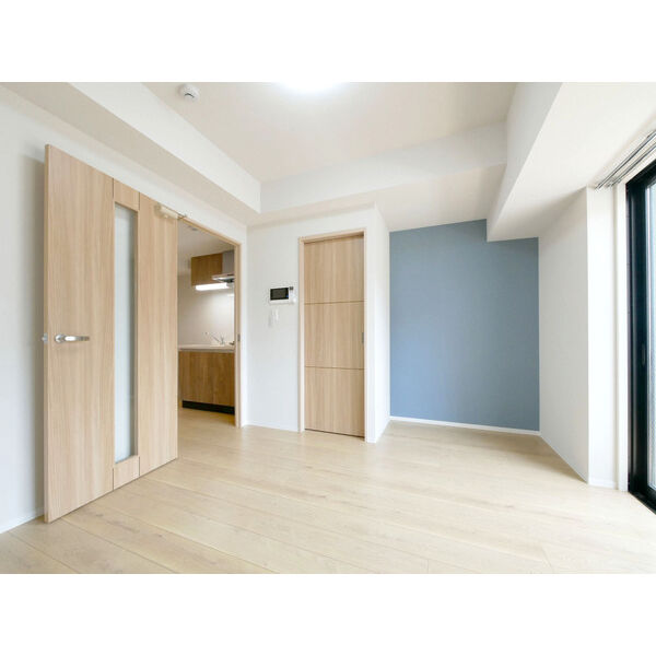 NISSYO BUILDINGの居間写真