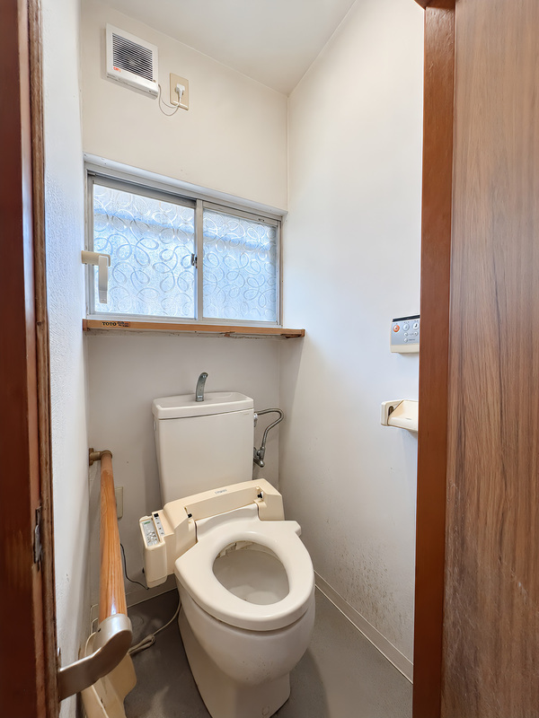 加納戸建のトイレ写真