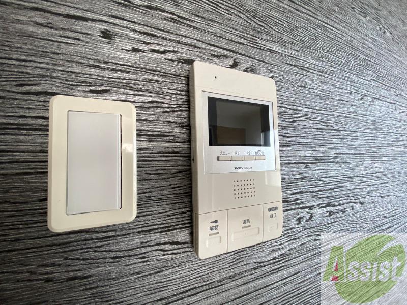 セキュリティ　ＴＶモニター付インターホンです。来客者の顔が見えるので安心！