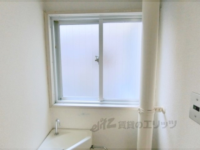 その他　トイレ窓