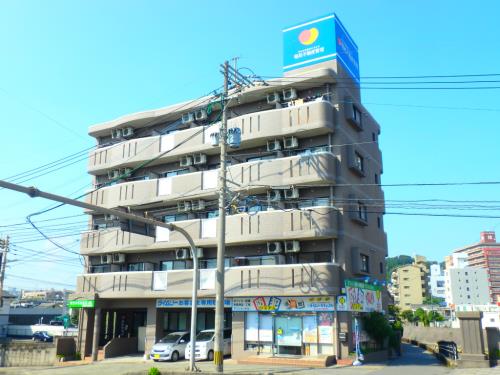 鹿児島市鷹師のマンションの建物外観