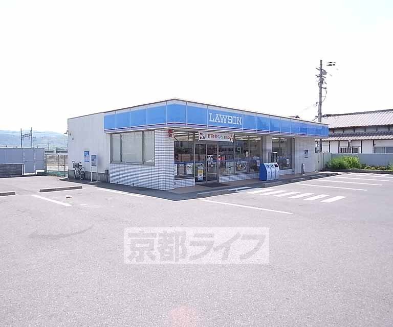 【京田辺市宮津佐牙垣内のアパートのコンビニ】