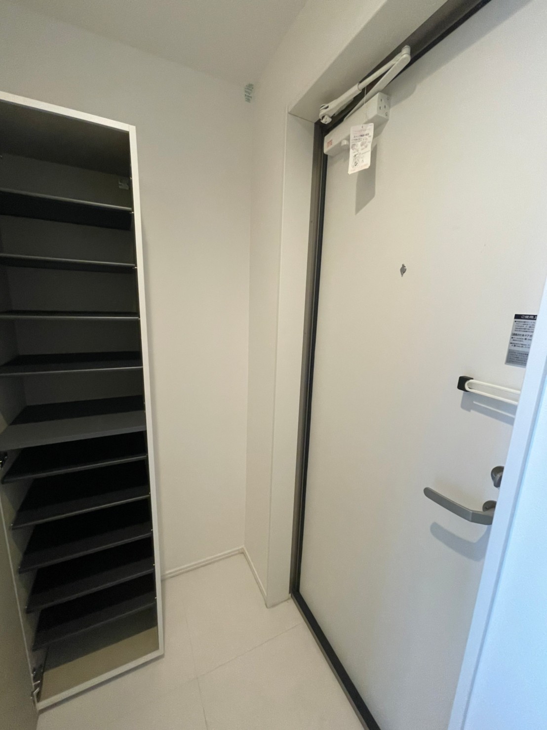 玄関　同じタイプ同じモデルを使用