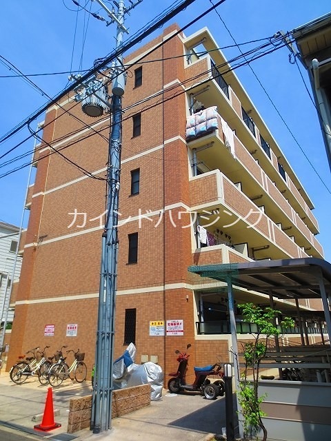 大阪市西成区天下茶屋東のマンションの建物外観
