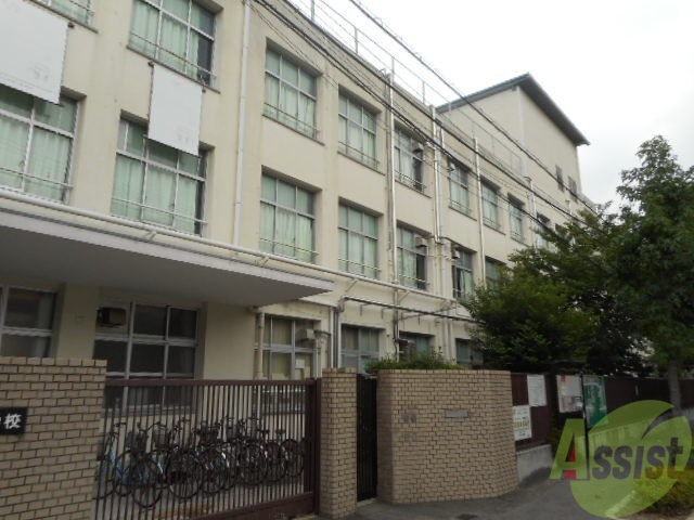 【グランルクレ新大阪の小学校】