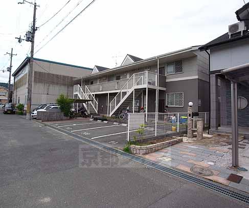 【木津川市加茂町大野のアパートの駐車場】