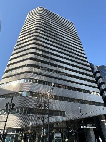 新宿区西新宿のマンションの建物外観