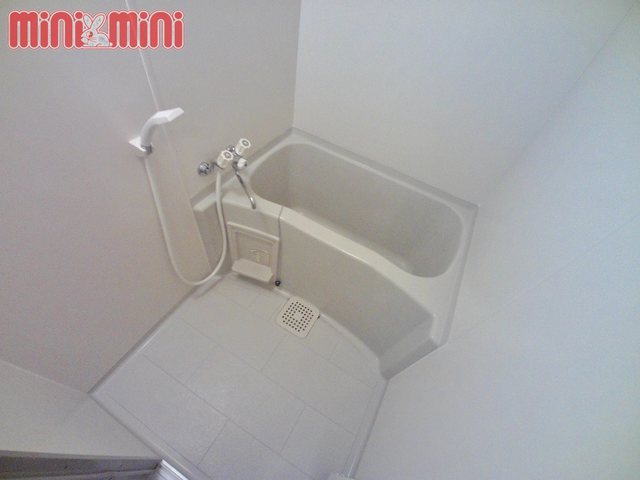 バス・シャワールーム　清潔感のあるバスルーム