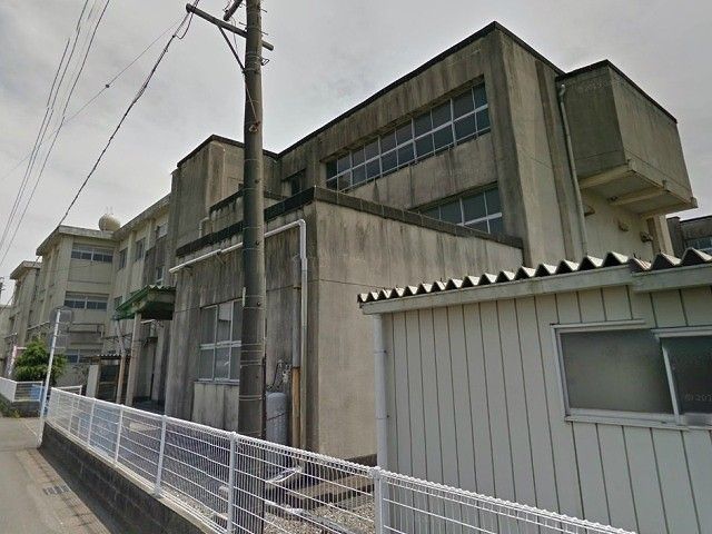 【磐田市壱貫地のアパートの小学校】