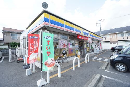 【市原市君塚のアパートのコンビニ】