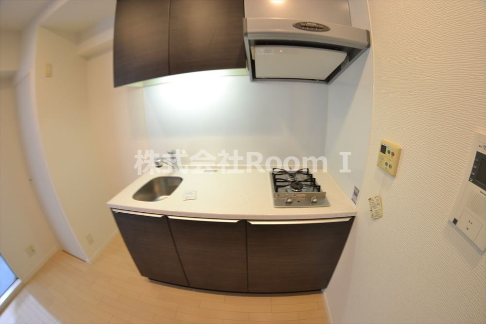 キッチン　コンパクトなキッチンで掃除もラクラク