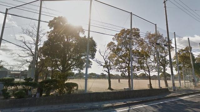 【高松市仏生山町のマンションの公園】