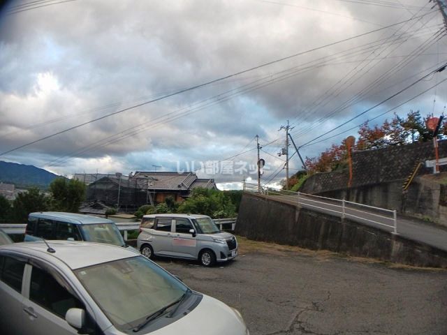 【橋本市学文路のマンションの駐車場】