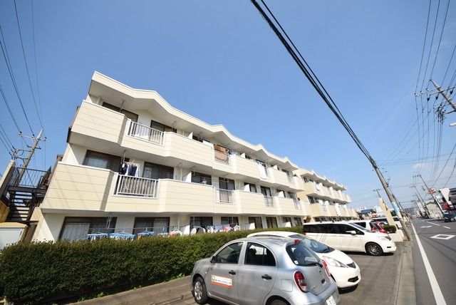 【川越市寿町のマンションの駐車場】