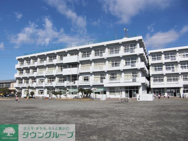 【海老名市中野のアパートの小学校】