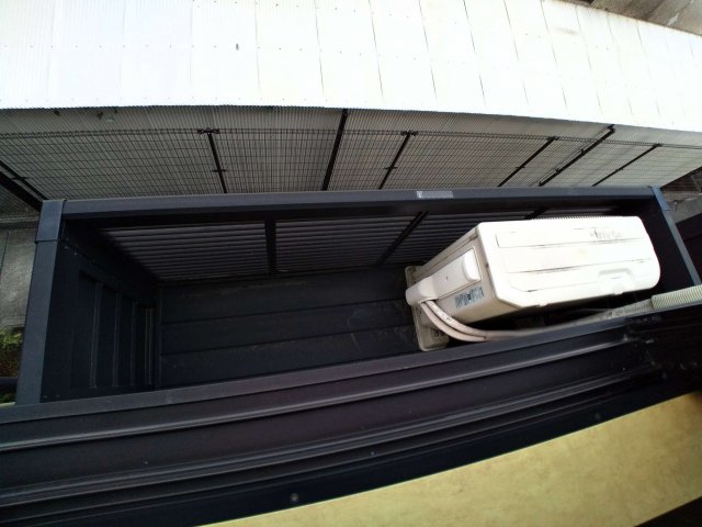 バルコニー　フラワーボックス