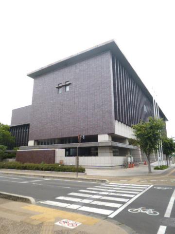 図書館　岡山県立図書館（図書館）まで353m