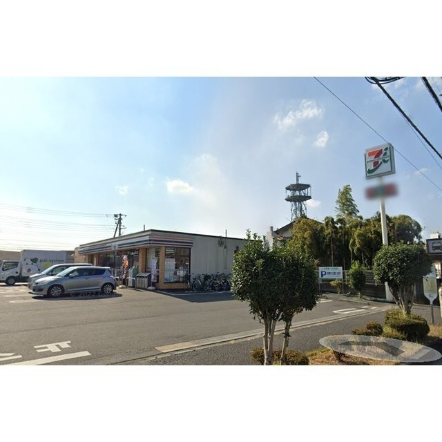 コンビニ　セブンイレブン（コンビニ）まで400m