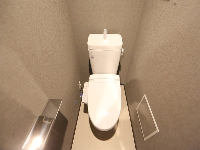 トイレ　温水洗浄暖房便座付トイレ