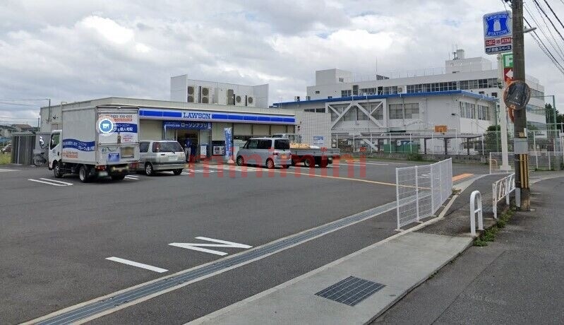 コンビニ　ローソン高槻赤大路町店（コンビニ）まで293m
