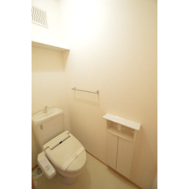 トイレ　温水洗浄便座