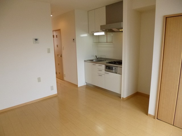 居室・リビング　異なる号室の室内写真