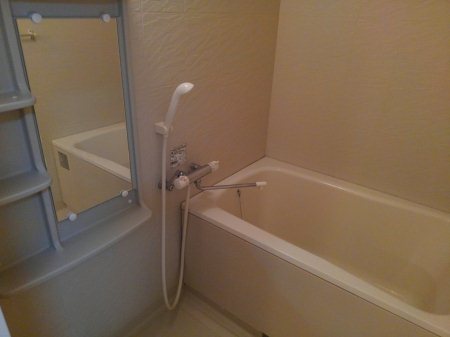 バス・シャワールーム　追い焚き付きです